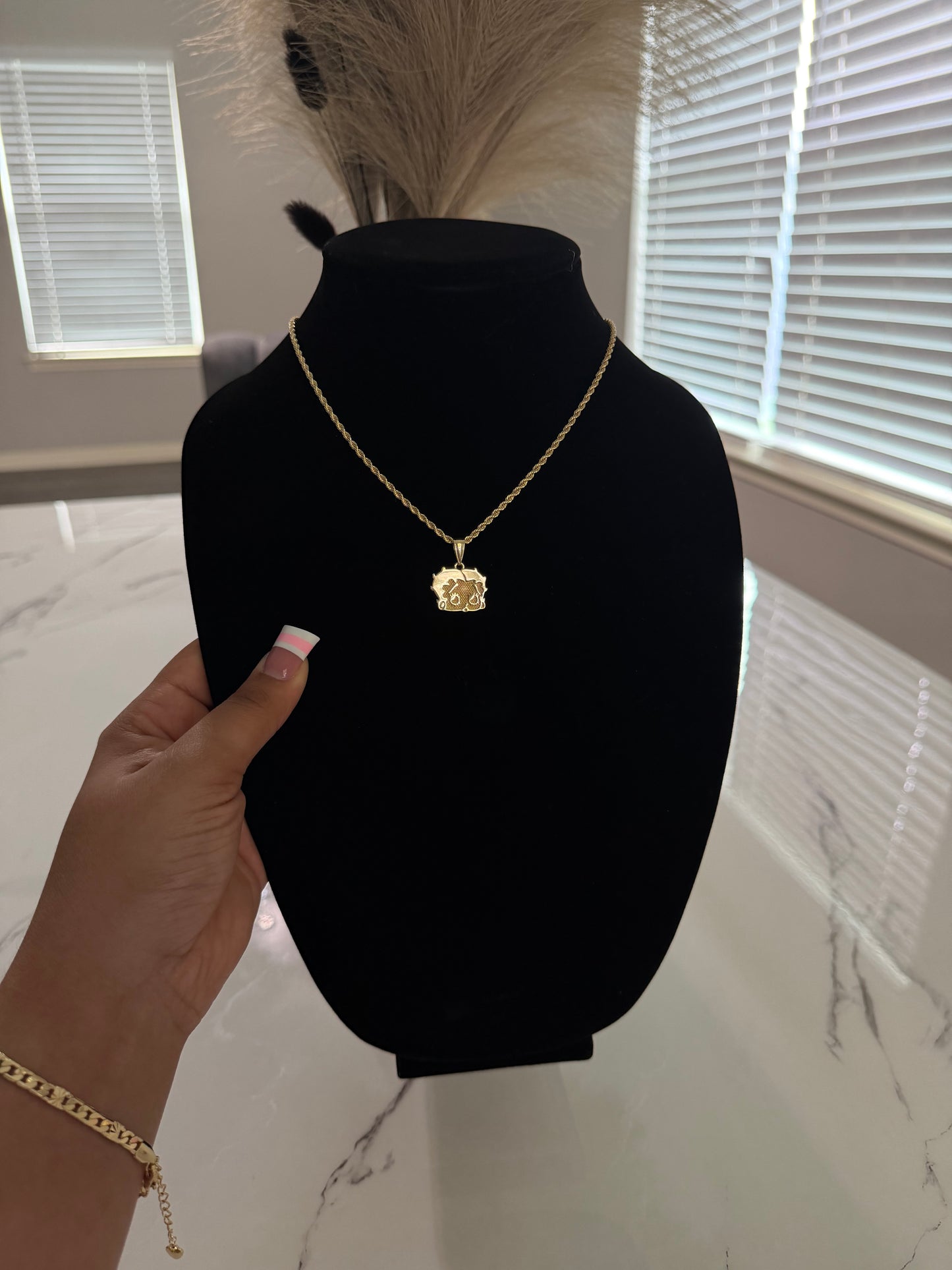 BB NECKLACE