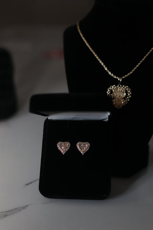 AMOUR STUDS